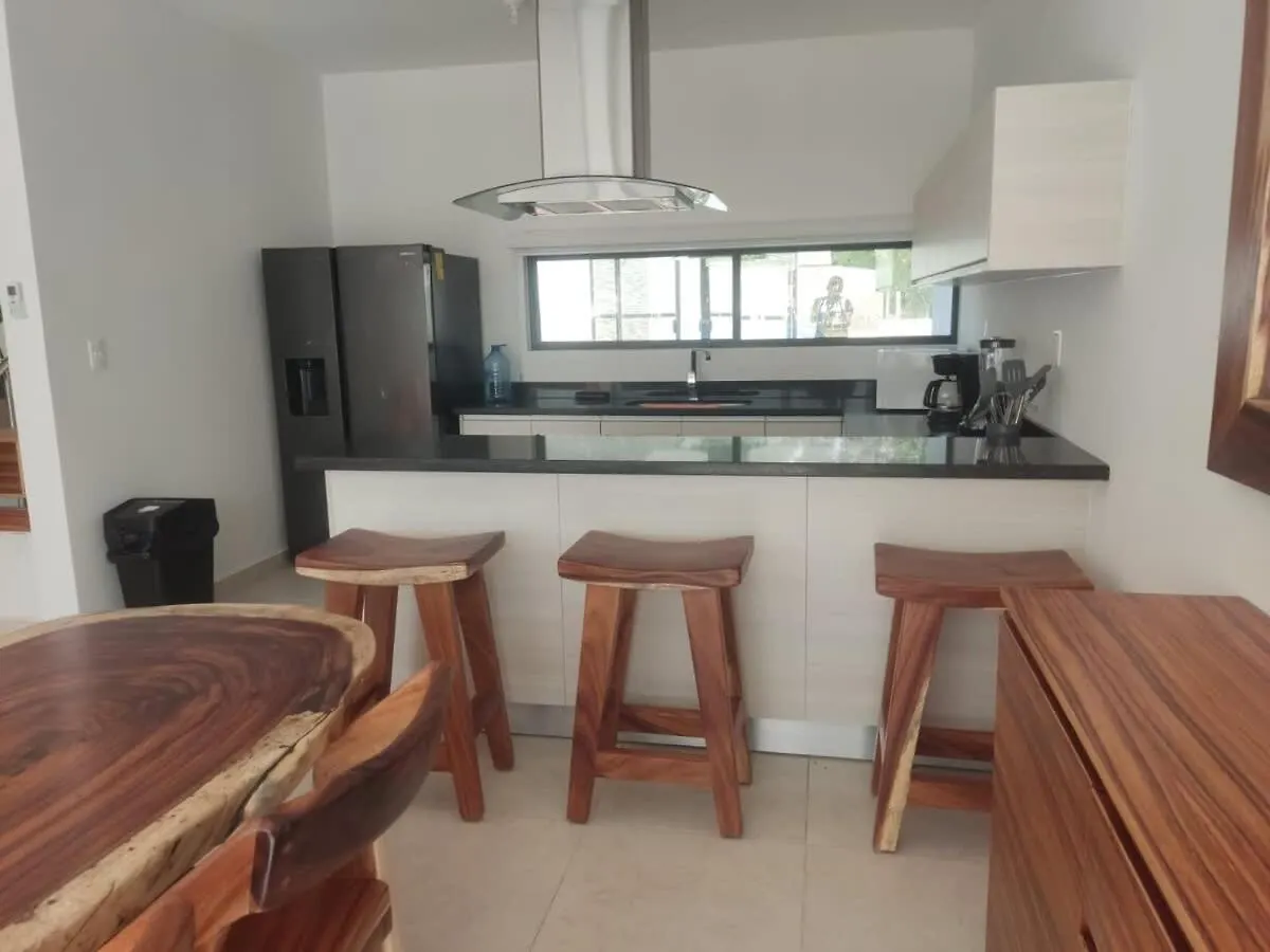 Moderna Villa 3 Pisos Condominio Playa Del Carmen Mexiko